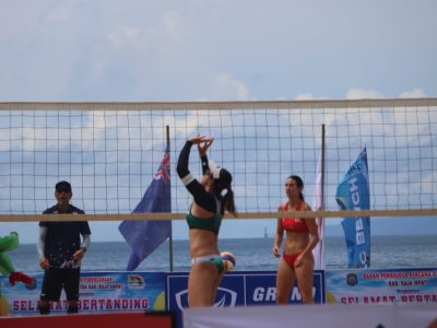 Match 19 - Women - Centre Court - 10:40 - Shiba/Reika (JPN) vs Tiplady /Green (NZL)