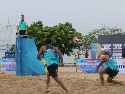 Match 17 - Men - Centre Court - 12:30 - Bintang/Sofyan (INA) vs L.F. Lee/C. H. Lee (HKG)