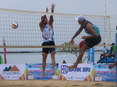 Match 17 - Men - Centre Court - 12:30 - Bintang/Sofyan (INA) vs L.F. Lee/C. H. Lee (HKG)