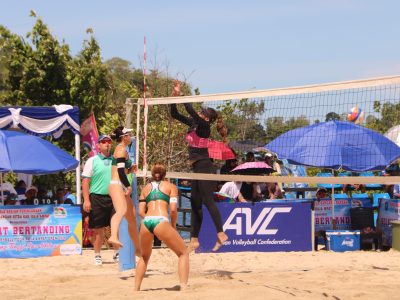 Match 28 - Women - Centre Court - 13:20 - Josephine/Nur Atika (INA) vs Ren/Non (JPN)