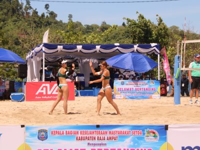 Match 28 - Women - Centre Court - 13:20 - Josephine/Nur Atika (INA) vs Ren/Non (JPN)