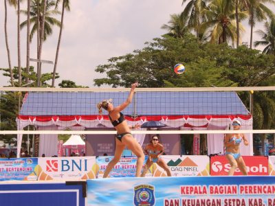 Match 36 - Women - Centre Court - 09:50 - Jiang K. Y./J. Dong (CHN) vs Polley/MacDonald (NZL)