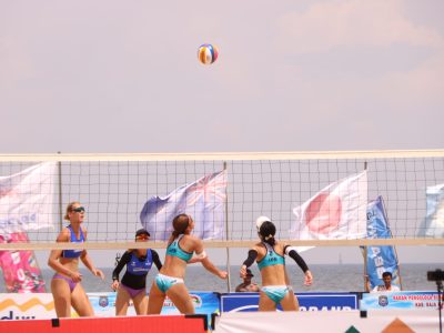 Match 37 - Women - Centre Court - 13:30 - Rayner/Fejes (AUS) vs Ren/Non (JPN)
