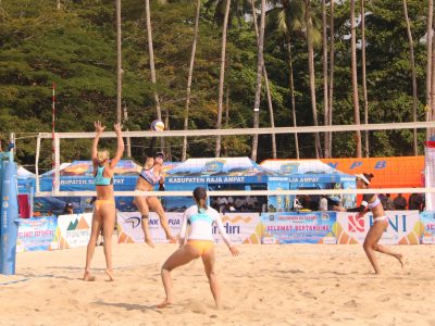 Match 40 - Women - Centre Court - 08:30 - Rayner/Fejes (AUS) vs Shiba/Reika (JPN)