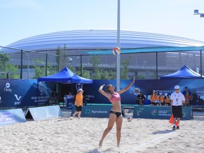 Match 13 - Women - Court 1 - 08:00 - CHE Linwei/FU Guirong (CHN) vs N. Kanyaphat/K.Sasithon (THA)