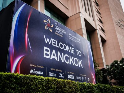 HOTEL SIGNAGE OUTSIDE